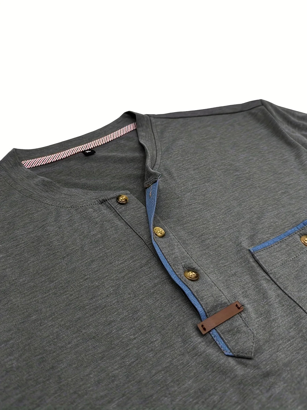 Saxon - Elegante Camiseta de Cuello Redondo con Bolsillo