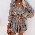 Ariana - Vestido mini con escote en V, manga larga y volantes